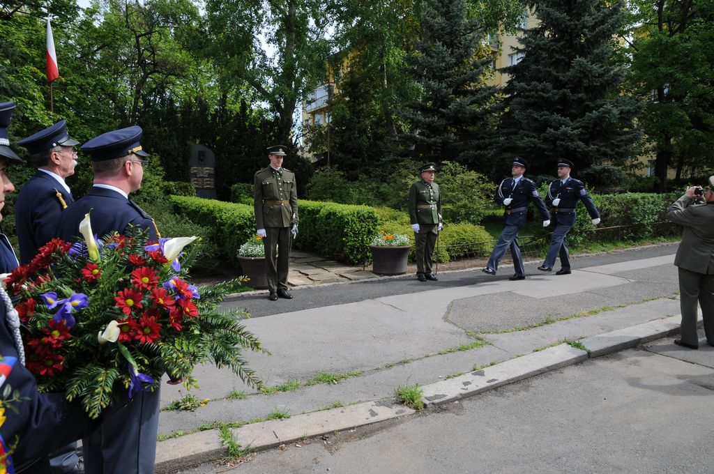 20150525_vzpominkova_akce_Praha_Strasnice_pomnicek_Borik_001