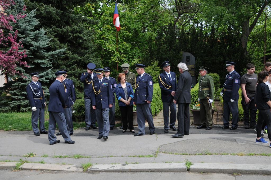 20150525_vzpominkova_akce_Praha_Strasnice_pomnicek_Borik_009