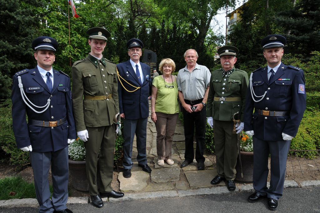 20150525_vzpominkova_akce_Praha_Strasnice_pomnicek_Borik_010